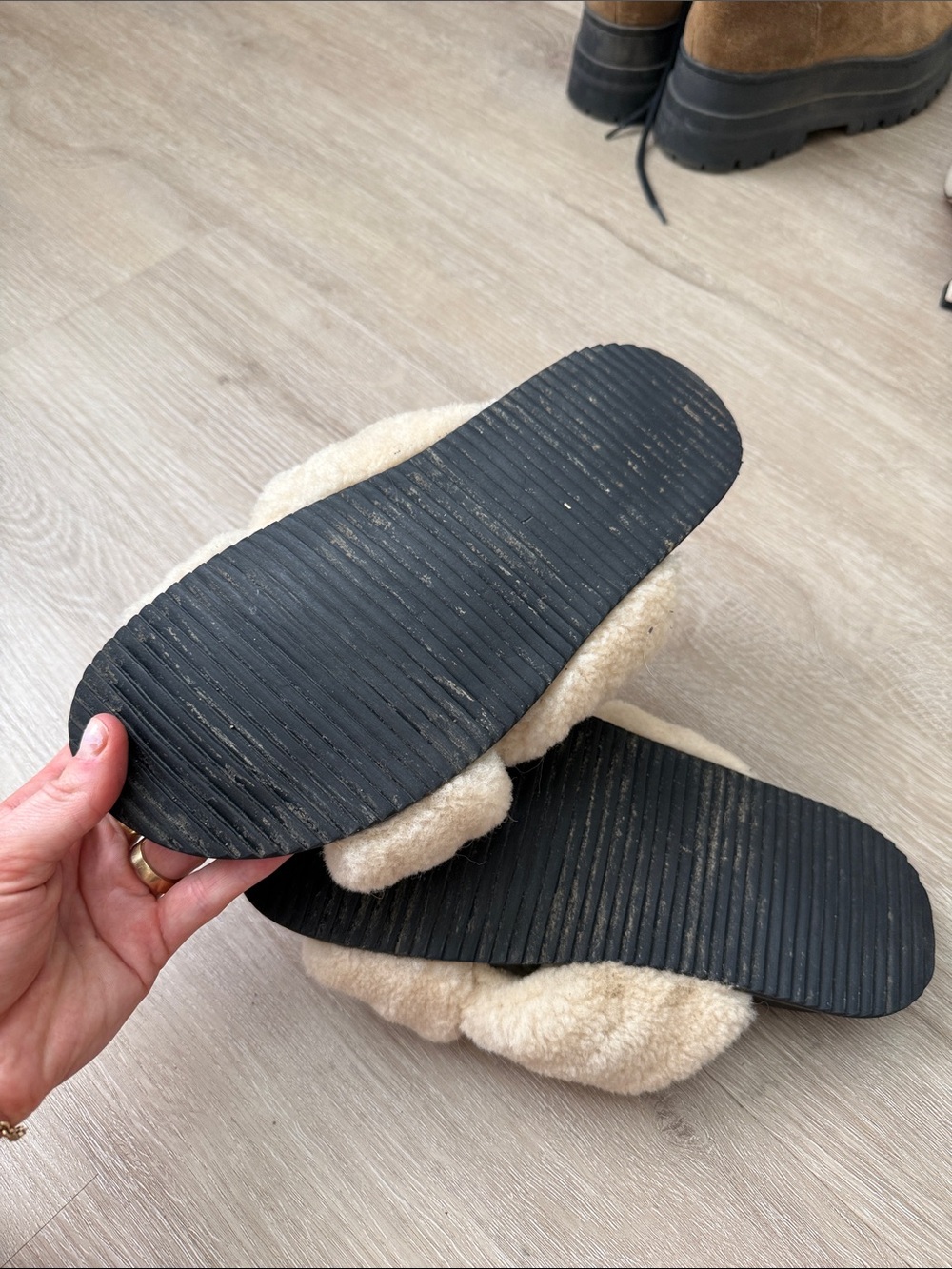 Fuzzy Revolve Shoes / Slippers - Picture 2 of 2